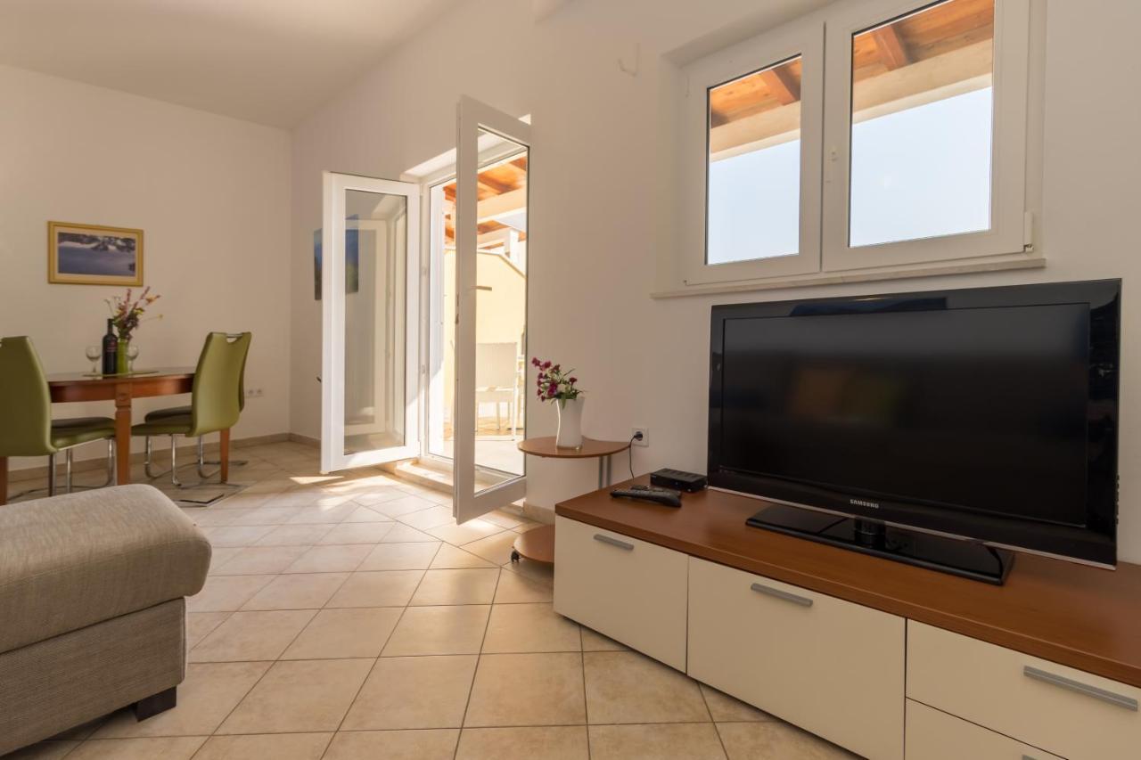 Apartment Mandolina Marusici (Split-Dalmatia)